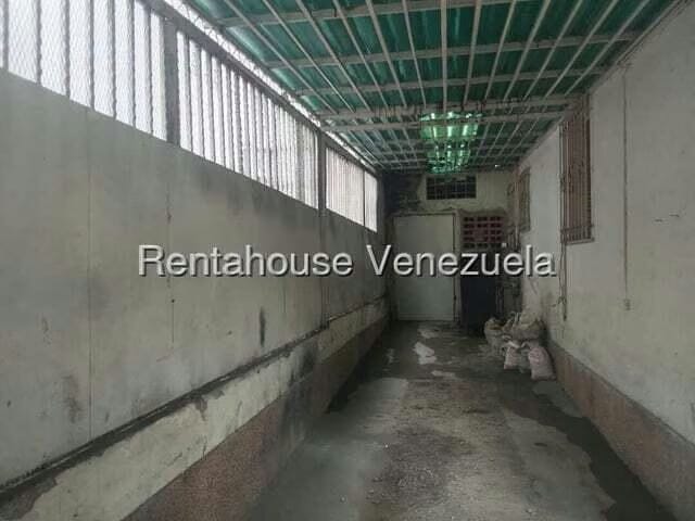 Casa (Duplex) en Venta en San Bernardino, Distrito Metropolitano - 48