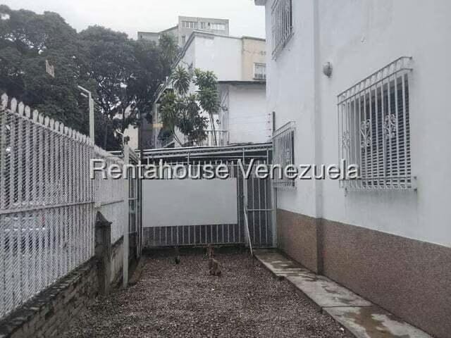 Casa (Duplex) en Venta en San Bernardino, Distrito Metropolitano - 6
