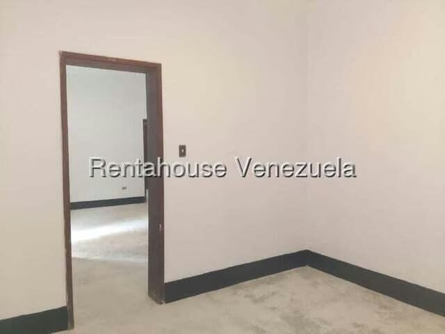 Casa (Duplex) en Venta en San Bernardino, Distrito Metropolitano - 10