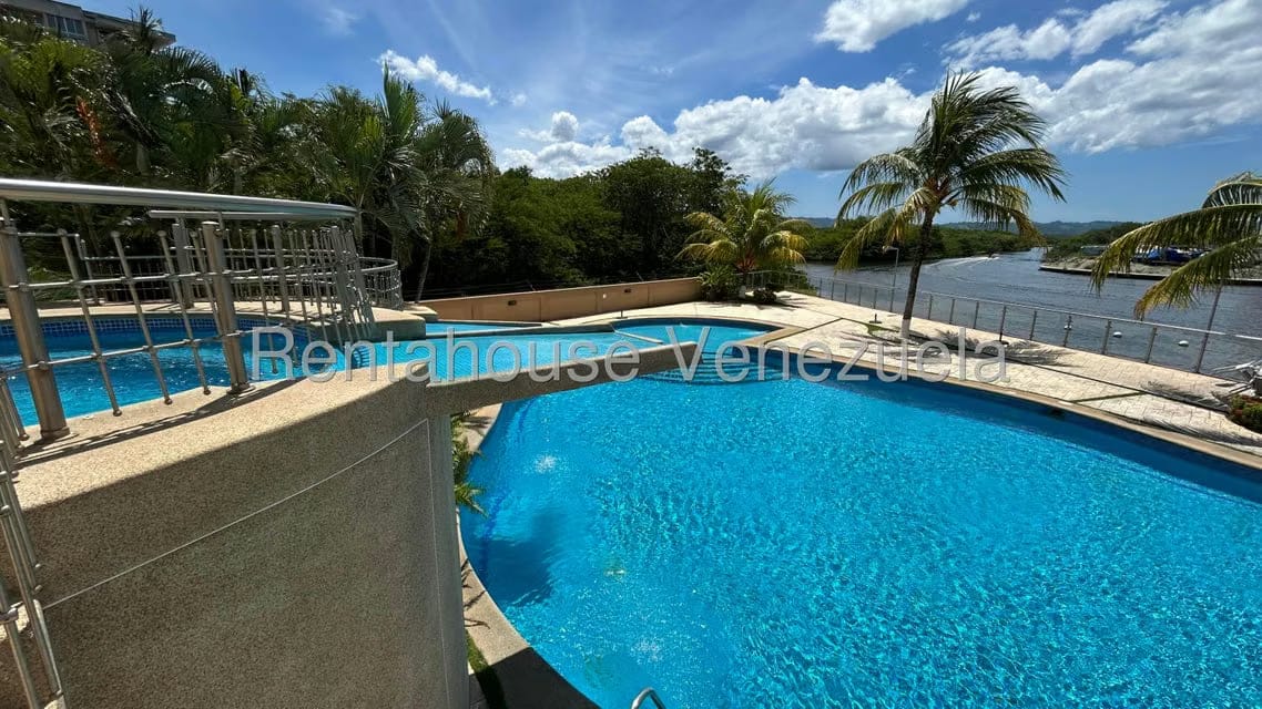 Apartamento (1 Nivel) en Venta en Puerto Encantado, Miranda - 12