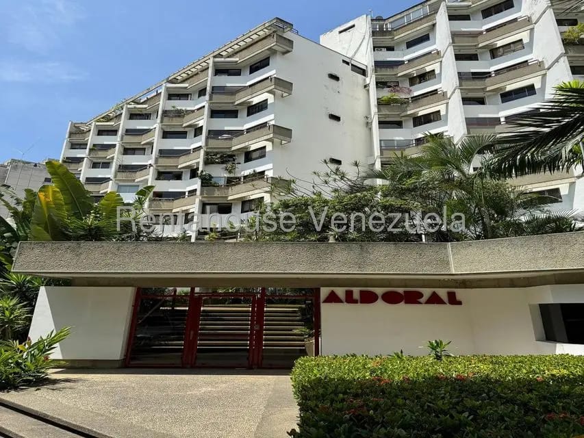 Apartamento (1 Nivel) en Alquiler en Los Palos Grandes, Distrito Metropolitano