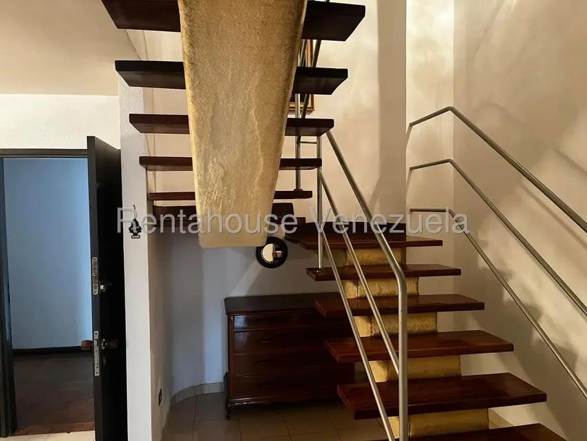 Apartamento (1 Nivel) en Alquiler en Los Palos Grandes, Distrito Metropolitano - 14
