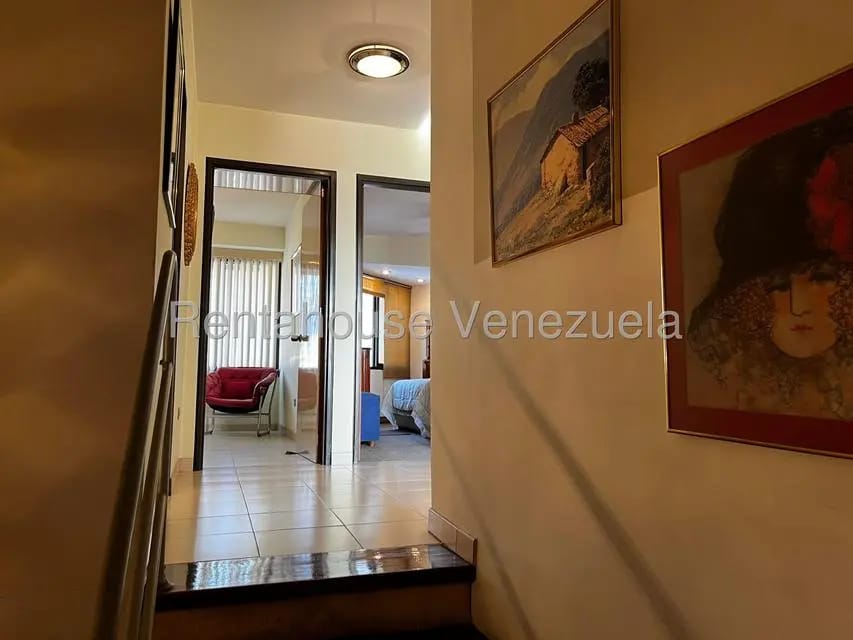 Apartamento (1 Nivel) en Alquiler en Los Palos Grandes, Distrito Metropolitano - 16