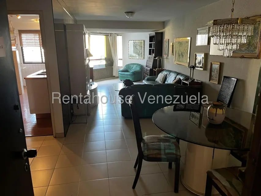 Apartamento (1 Nivel) en Alquiler en Los Palos Grandes, Distrito Metropolitano - 3