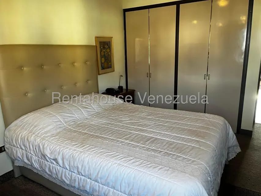 Apartamento (1 Nivel) en Alquiler en Los Palos Grandes, Distrito Metropolitano - 22