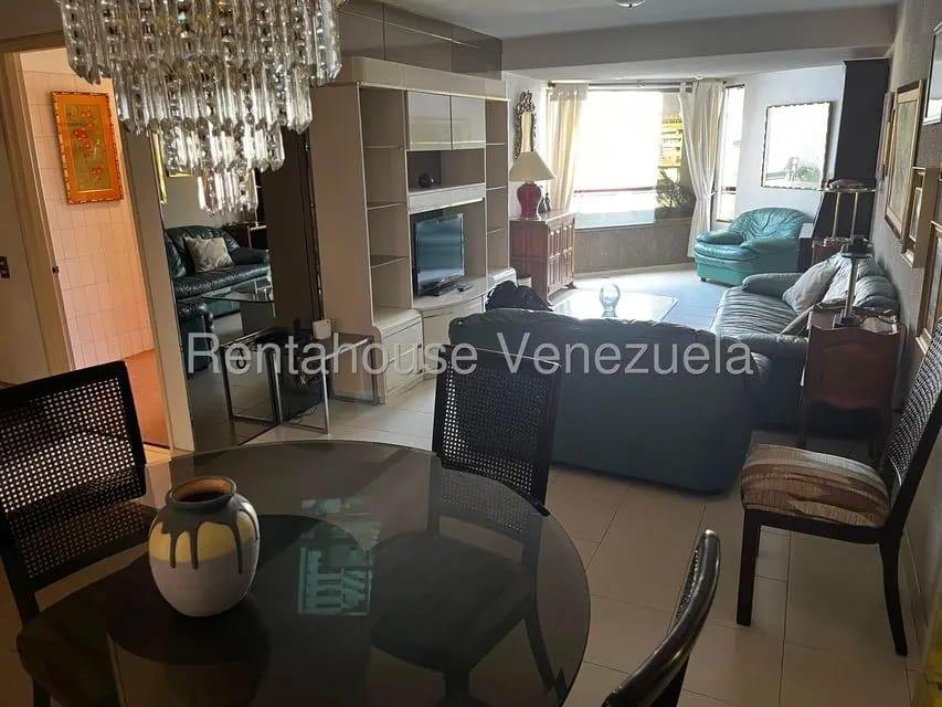 Apartamento (1 Nivel) en Alquiler en Los Palos Grandes, Distrito Metropolitano - 4