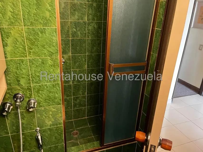 Apartamento (1 Nivel) en Alquiler en Los Palos Grandes, Distrito Metropolitano - 31