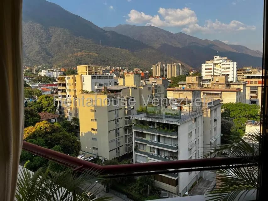 Apartamento (1 Nivel) en Alquiler en Los Palos Grandes, Distrito Metropolitano - 7