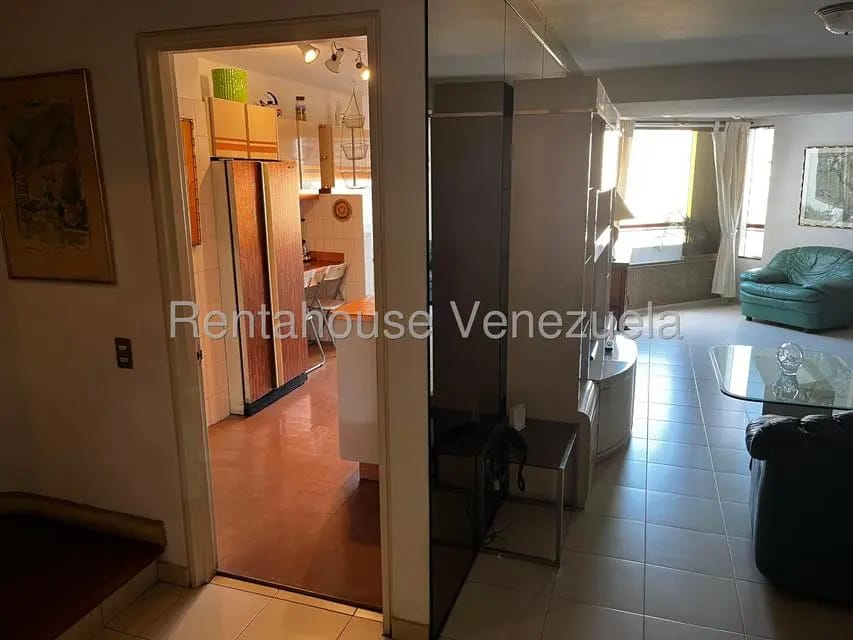 Apartamento (1 Nivel) en Alquiler en Los Palos Grandes, Distrito Metropolitano - 9