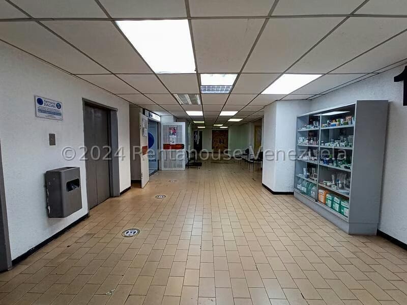Comercial (Local Comercial) en Venta en Los Cortijos de Lourdes, Distrito Metropolitano - 3