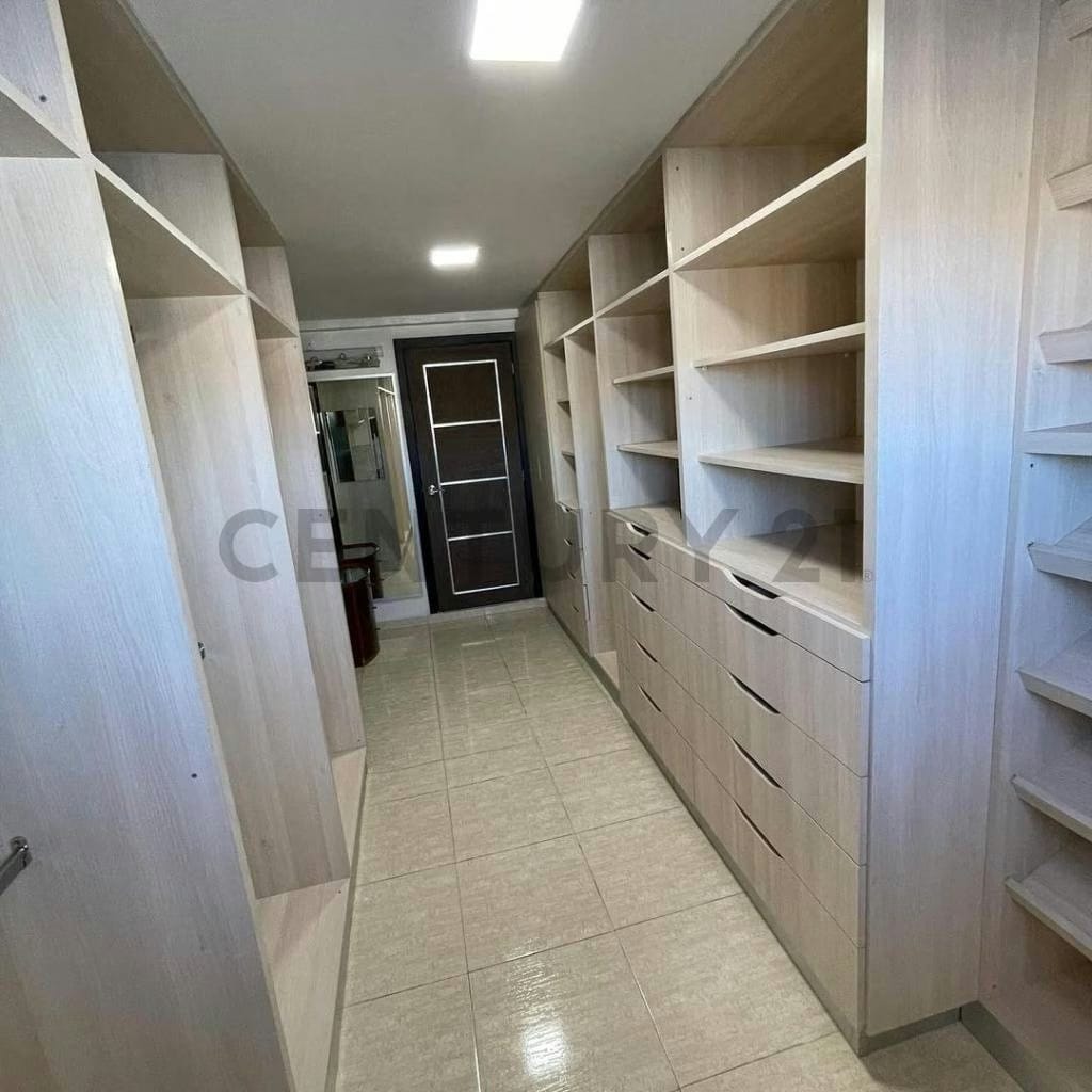 En Alquiler amplio y prestigioso Palafito ubicado en AquaVilla Casa Bote A - 12