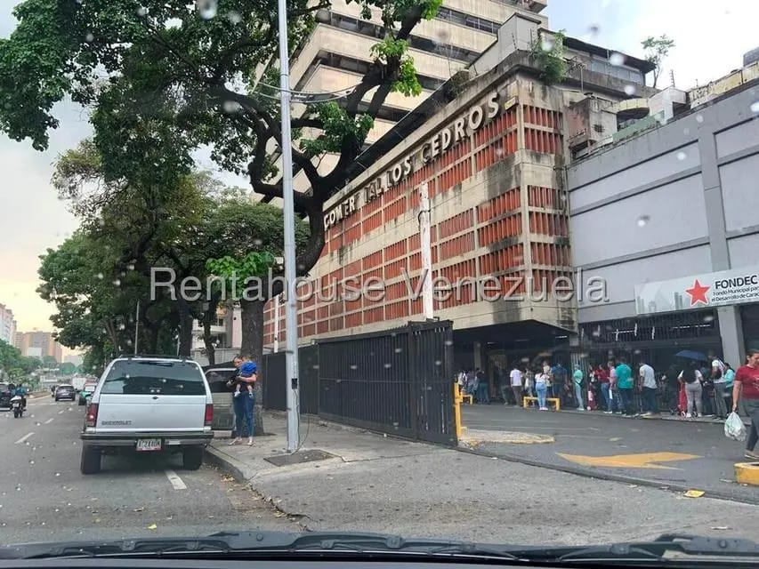 Comercial (Local Comercial) en Alquiler en La Florida, Distrito Metropolitano - 2
