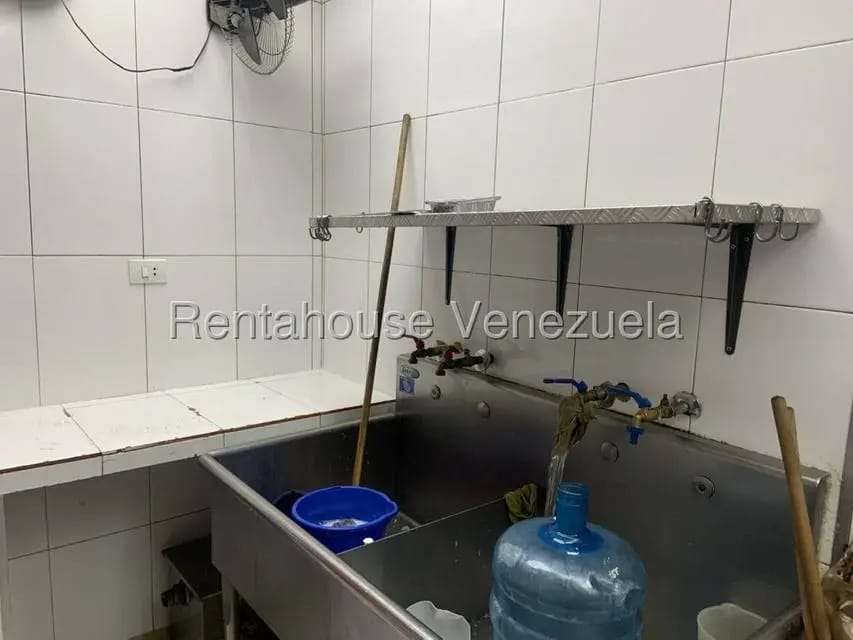 Comercial (Local Comercial) en Alquiler en La Florida, Distrito Metropolitano - 13