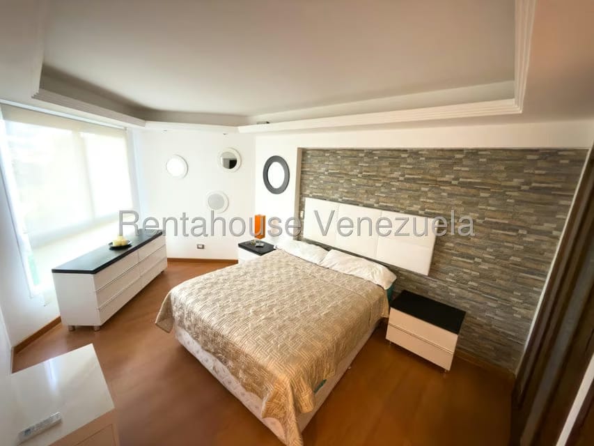 Apartamento (1 Nivel) en Alquiler en Solar del Hatillo, Distrito Metropolitano - 12