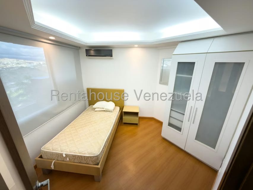 Apartamento (1 Nivel) en Alquiler en Solar del Hatillo, Distrito Metropolitano - 15