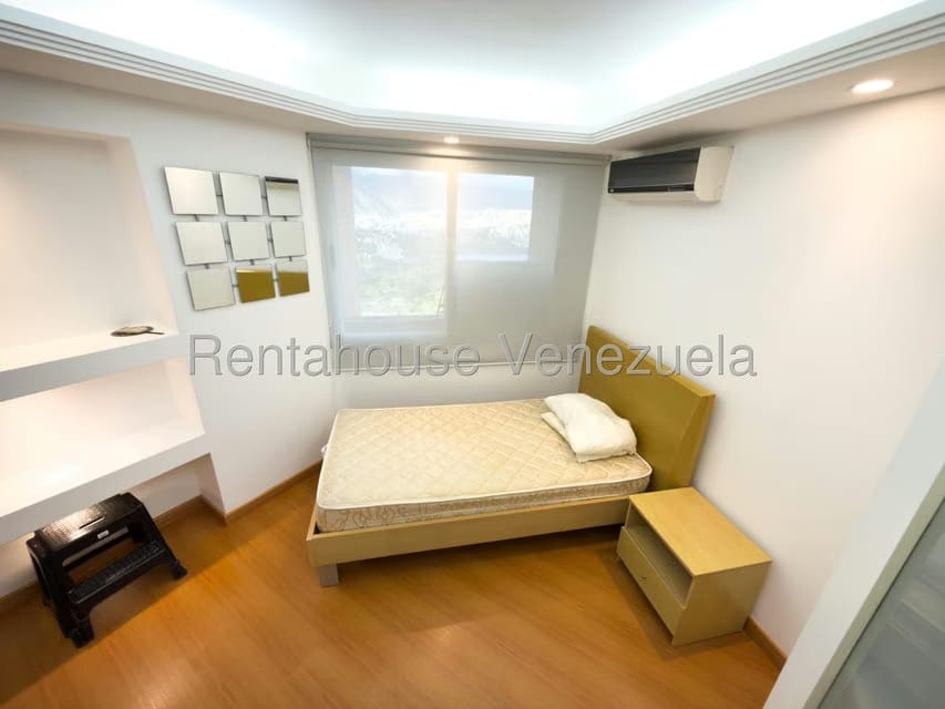 Apartamento (1 Nivel) en Alquiler en Solar del Hatillo, Distrito Metropolitano - 16