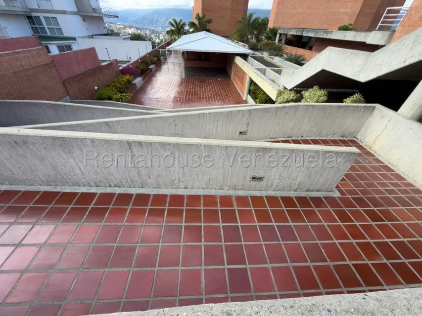 Apartamento (1 Nivel) en Alquiler en Solar del Hatillo, Distrito Metropolitano - 21