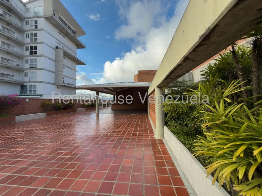 Apartamento (1 Nivel) en Alquiler en Solar del Hatillo, Distrito Metropolitano - 23