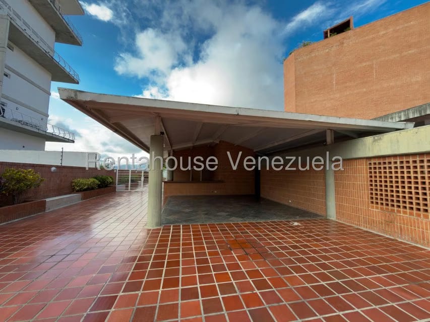 Apartamento (1 Nivel) en Alquiler en Solar del Hatillo, Distrito Metropolitano - 24