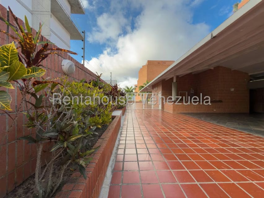 Apartamento (1 Nivel) en Alquiler en Solar del Hatillo, Distrito Metropolitano - 26