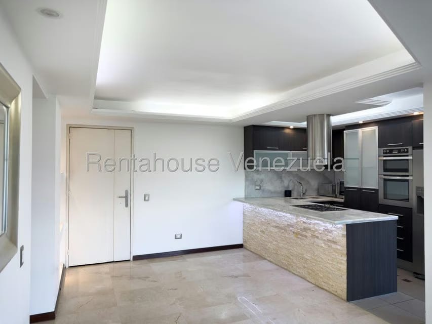 Apartamento (1 Nivel) en Alquiler en Solar del Hatillo, Distrito Metropolitano - 10