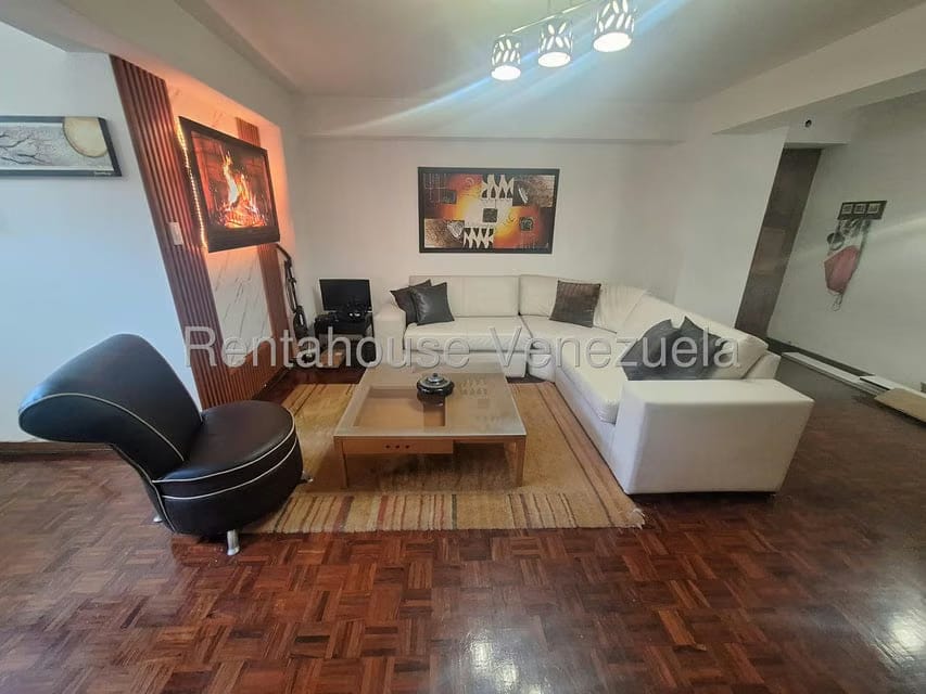 Apartamento (1 Nivel) en Venta en Santa Paula, Distrito Metropolitano - 2