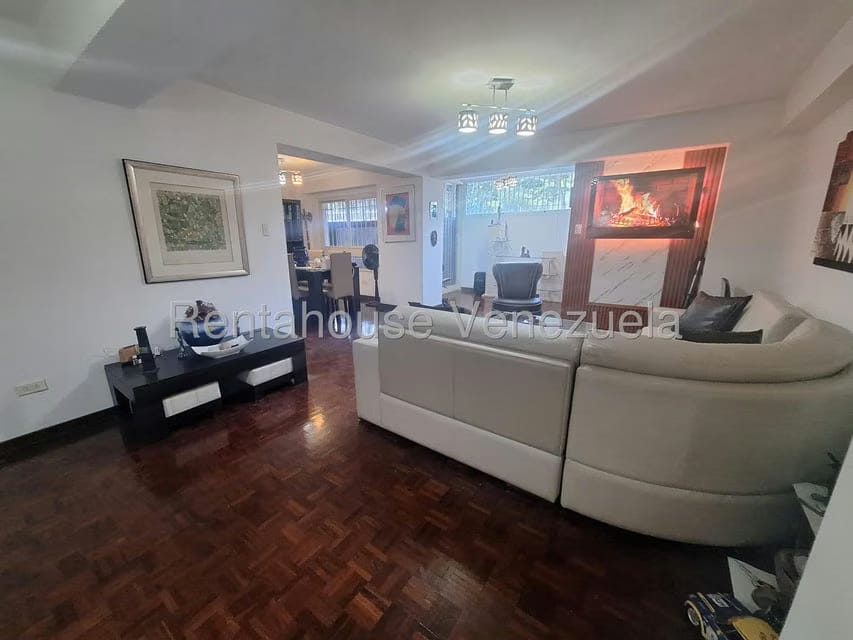 Apartamento (1 Nivel) en Venta en Santa Paula, Distrito Metropolitano - 3