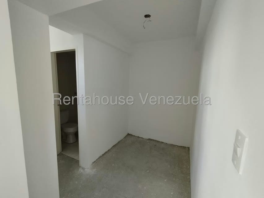 Apartamento (Duplex) en Venta en Triangulo del Este, Lara - 12