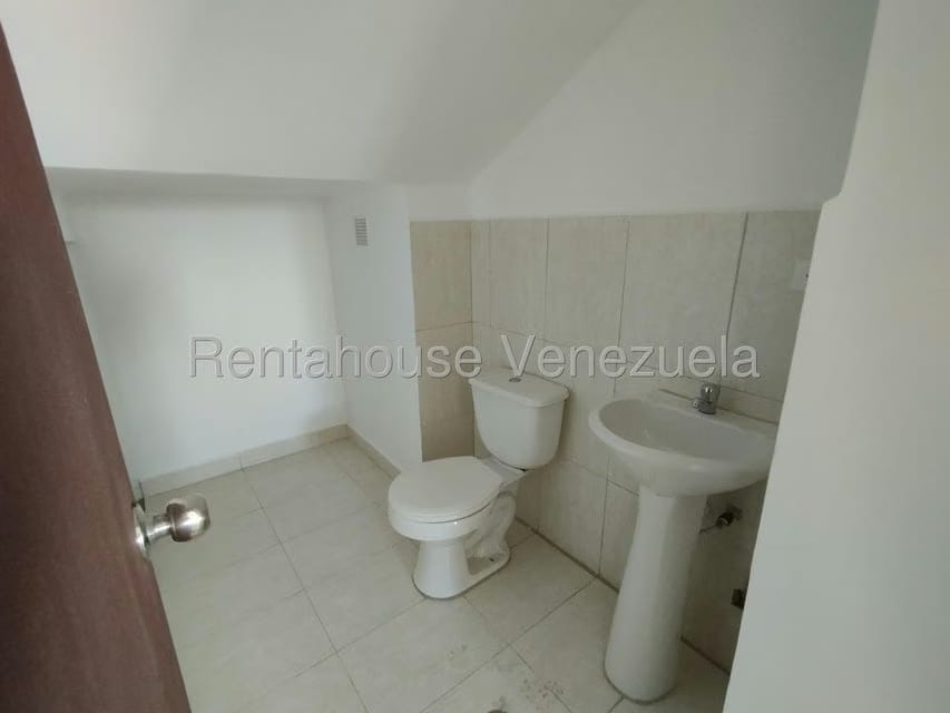 Apartamento (Duplex) en Venta en Triangulo del Este, Lara - 15