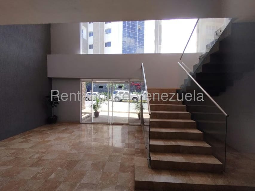 Apartamento (Duplex) en Venta en Triangulo del Este, Lara - 3