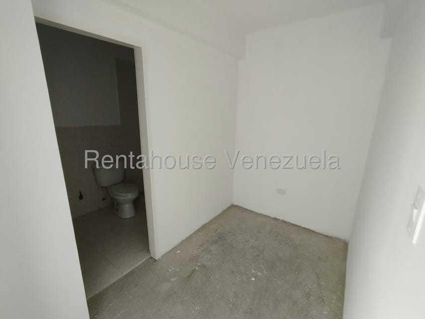 Apartamento (Duplex) en Venta en Triangulo del Este, Lara - 21