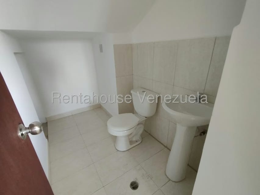 Apartamento (Duplex) en Venta en Triangulo del Este, Lara - 25