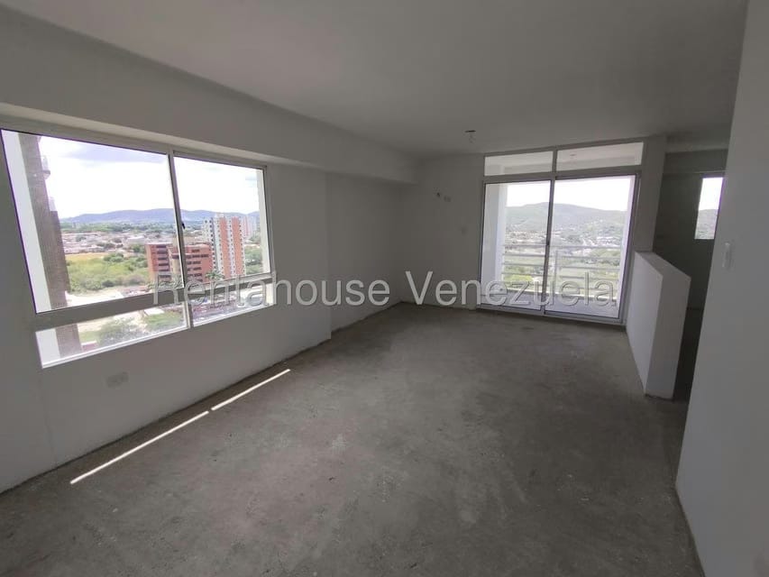 Apartamento (Duplex) en Venta en Triangulo del Este, Lara - 6