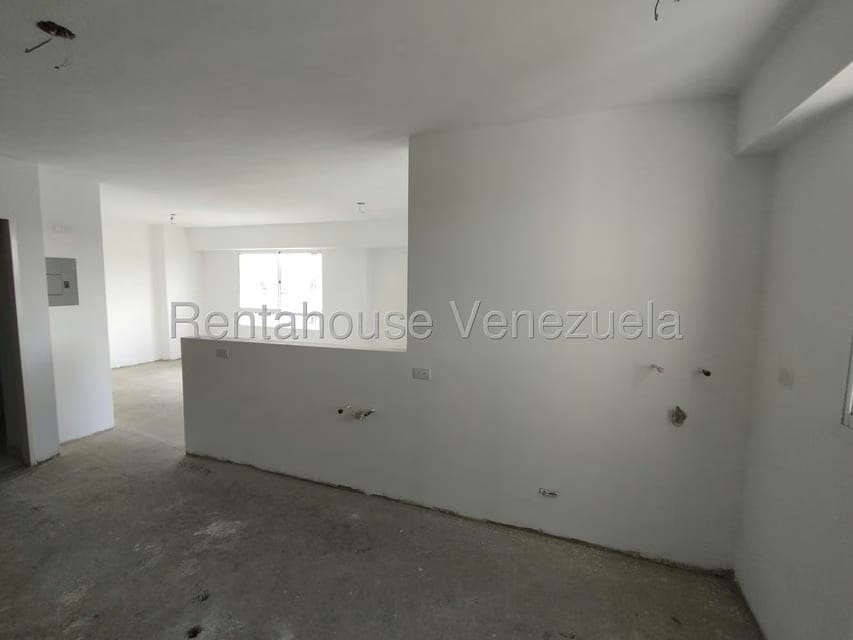 Apartamento (Duplex) en Venta en Triangulo del Este, Lara - 9