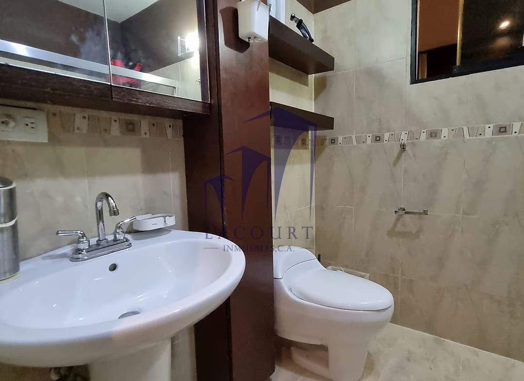 Hermosa Y Moderna Casa Totalmente Amoblada # AL - 7