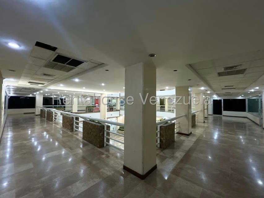 Comercial (Local Comercial) en Venta en Del Este, Lara - 30