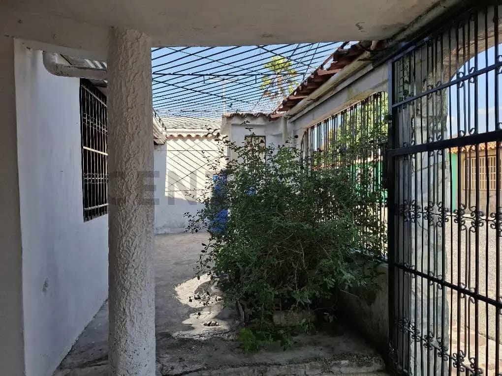 Venta Casa Multifamiliar de dos plantas. Urb. Valle Lindo. Turmero - 4