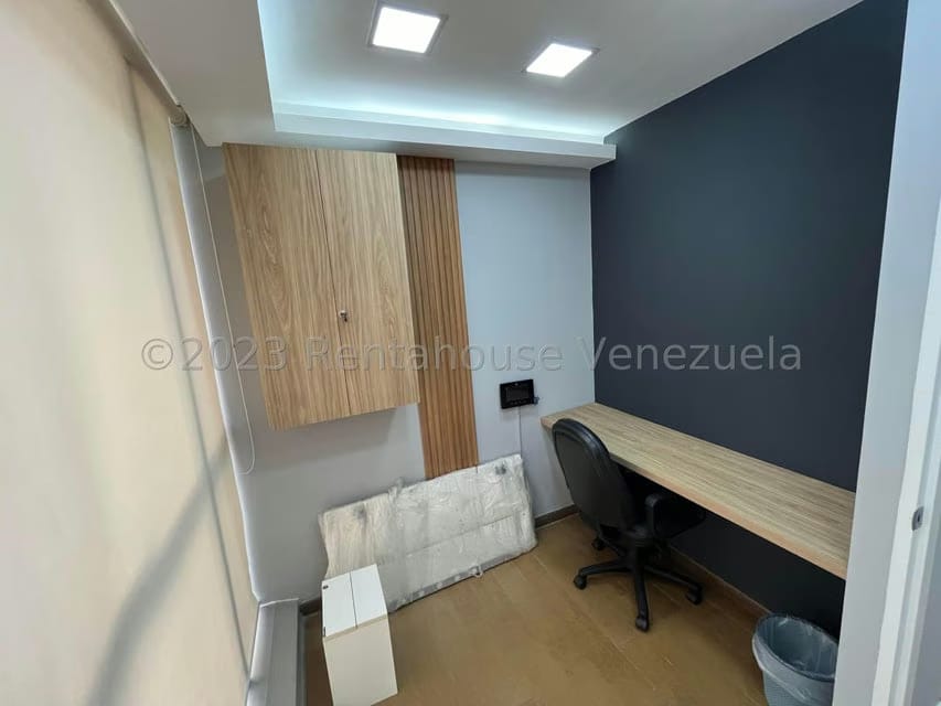 Comercial (Oficina) en Alquiler en Santa Paula, Distrito Metropolitano - 11