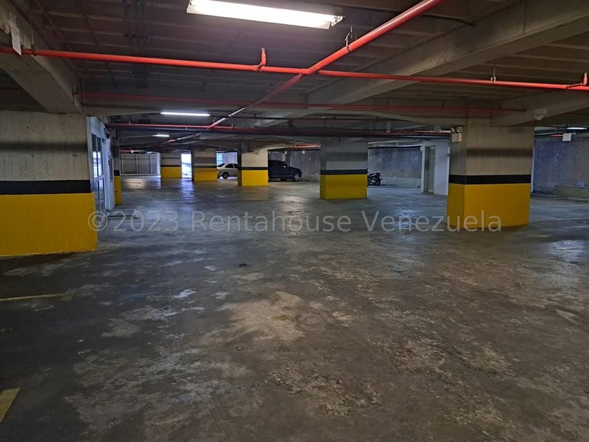 Comercial (Oficina) en Alquiler en Santa Paula, Distrito Metropolitano - 14
