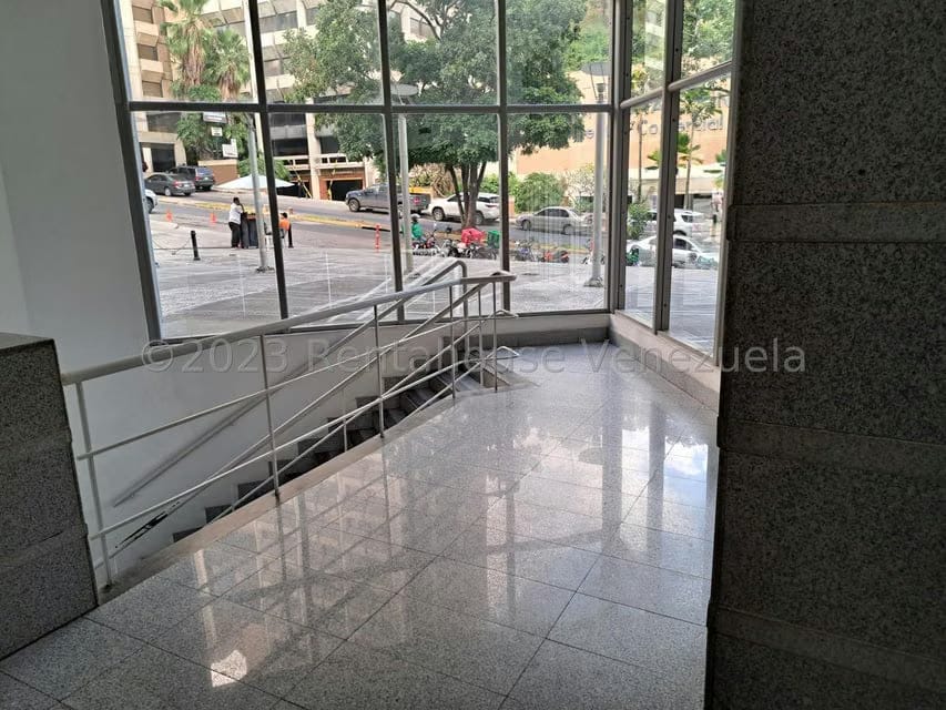 Comercial (Oficina) en Alquiler en Santa Paula, Distrito Metropolitano - 16