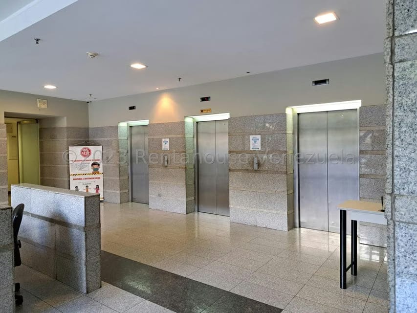 Comercial (Oficina) en Alquiler en Santa Paula, Distrito Metropolitano - 17