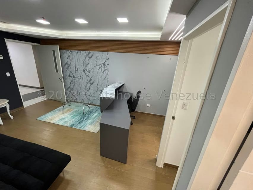 Comercial (Oficina) en Alquiler en Santa Paula, Distrito Metropolitano - 4