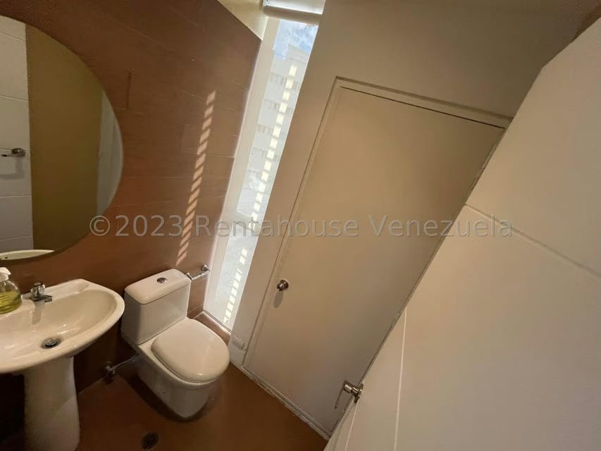 Comercial (Oficina) en Alquiler en Santa Paula, Distrito Metropolitano - 6