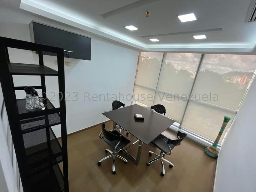 Comercial (Oficina) en Alquiler en Santa Paula, Distrito Metropolitano - 9