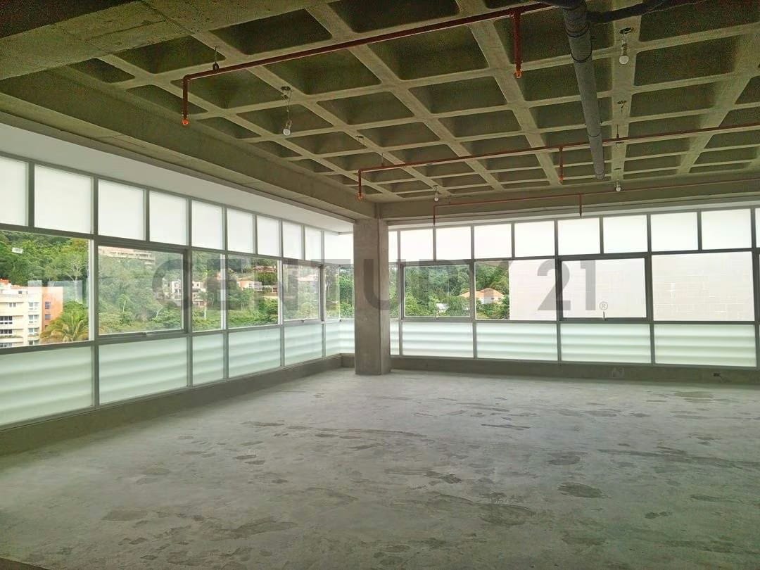 OFICINA EN EL HATILLO LISTA PARA TRANFORMAR EN SPA O CONSULTORIO - 5