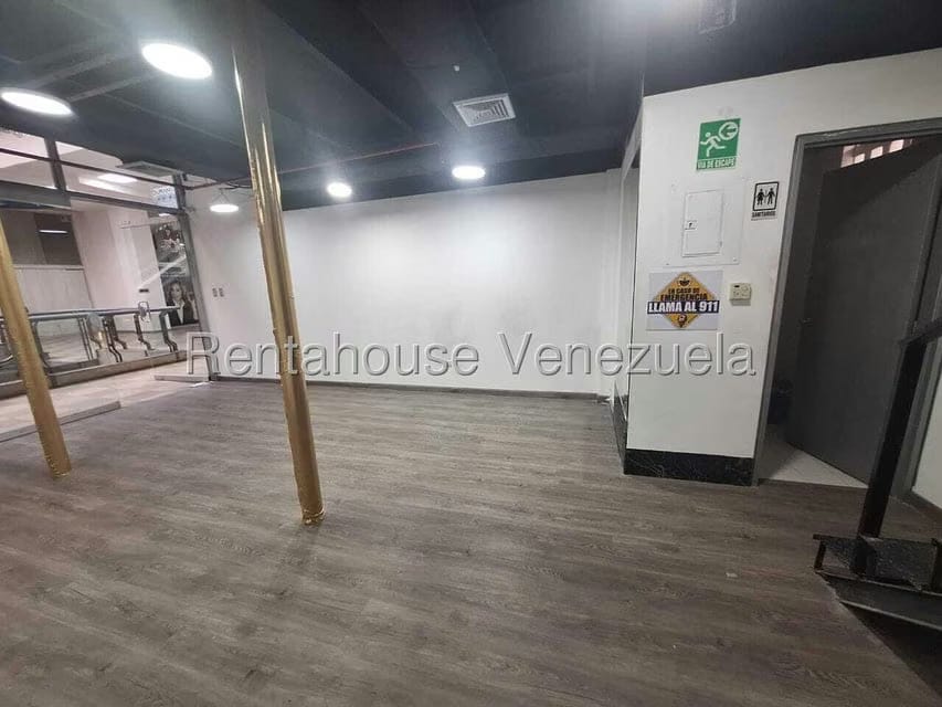 Comercial (Local Comercial) en Alquiler en Terrazas del Club Hipico, Distrito Metropolitano - 26