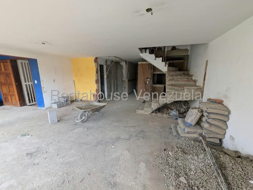 Casa (Multipes Niveles) en Venta en Los Naranjos del Cafetal, Distrito Metropolitano - 11