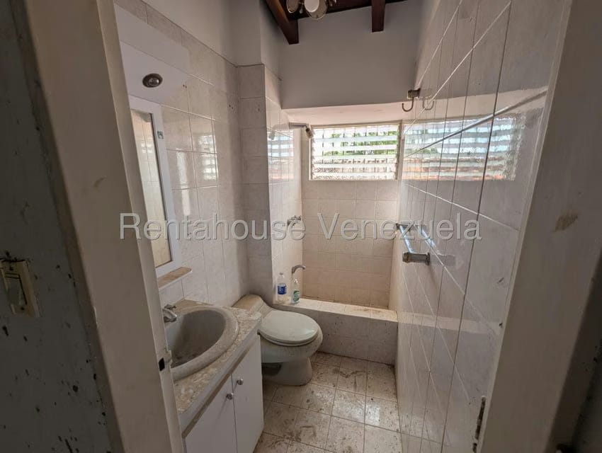 Casa (Multipes Niveles) en Venta en Los Naranjos del Cafetal, Distrito Metropolitano - 17
