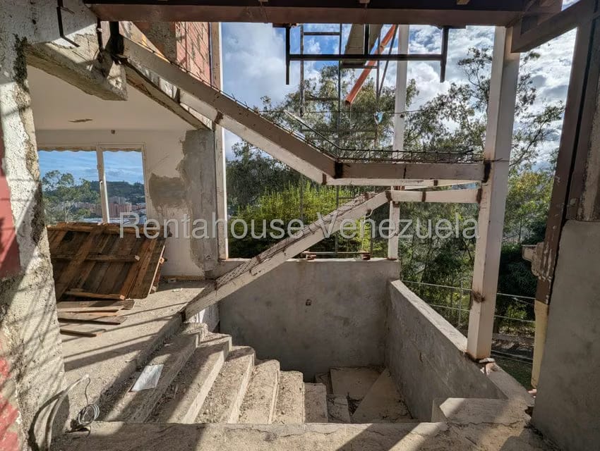Casa (Multipes Niveles) en Venta en Los Naranjos del Cafetal, Distrito Metropolitano - 38