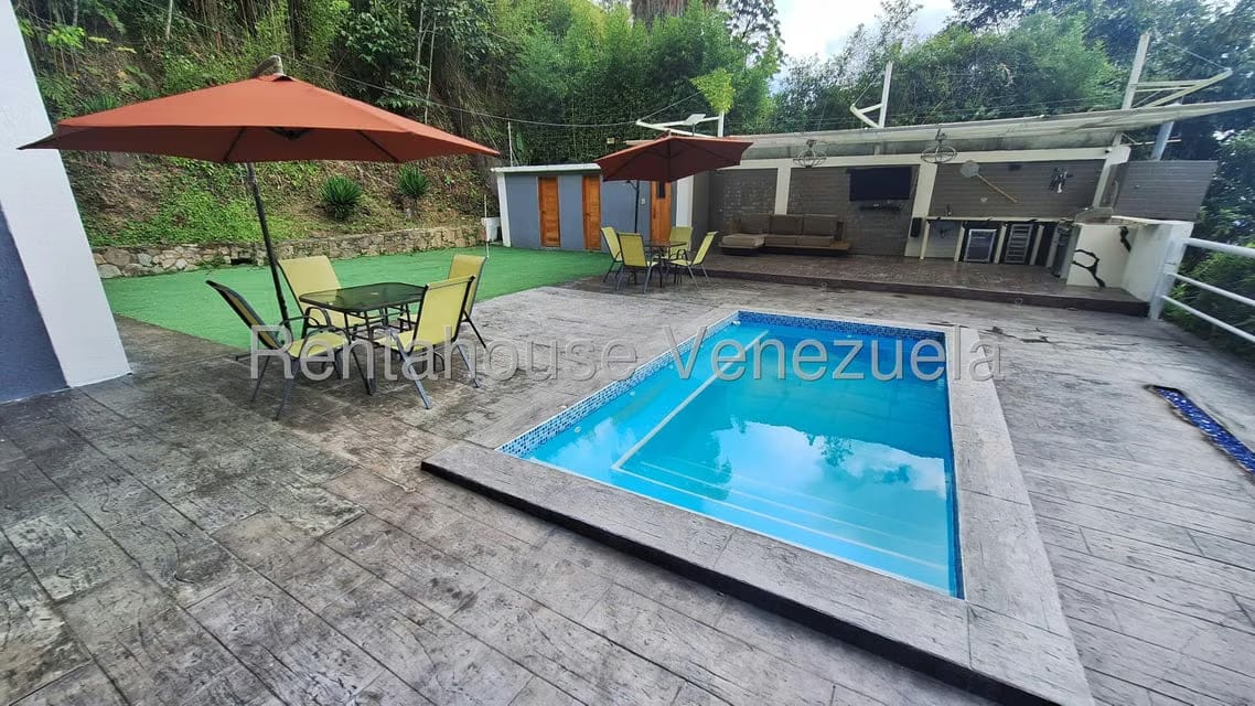 Casa (Multipes Niveles) en Venta en Alto Hatillo, Distrito Metropolitano - 2